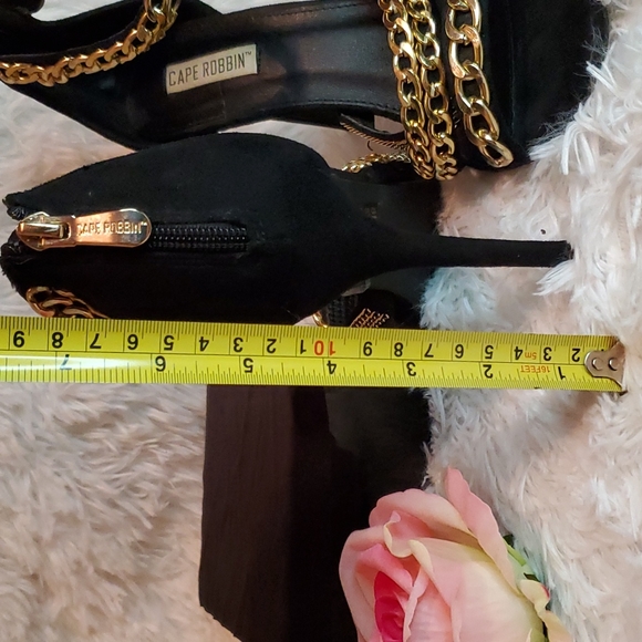 Black heels - Picture 8 of 10